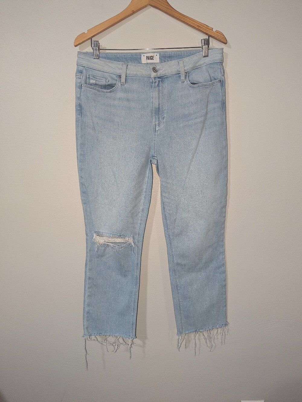 32‎ Paige Cindy Crop Jeans in Miacova Destructed